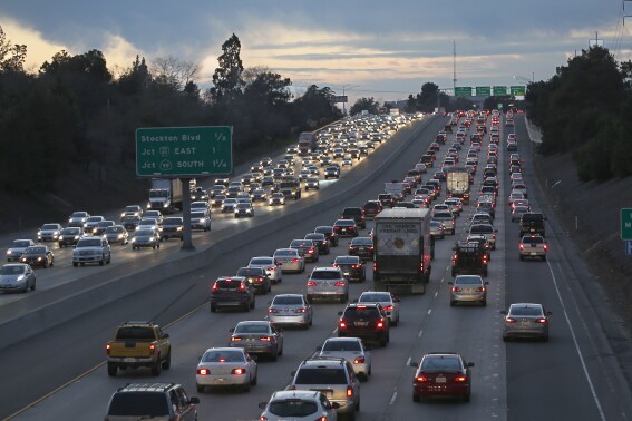 US to add features such as blind spot warnings and pedestrian detection to vehicle crash ratings